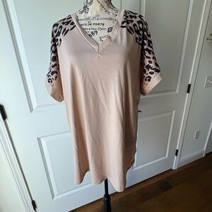 SHEIN V-Neck Top with Leopard Print Sleeves - Light Pink
